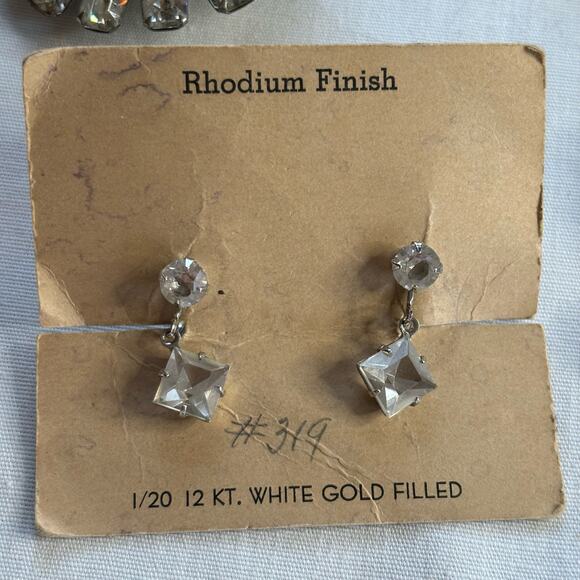 Lot of 6 Vintage Brooches and Earrings Silver Pearls Rhinestones Floral & Grapes - Picture 2 of 15